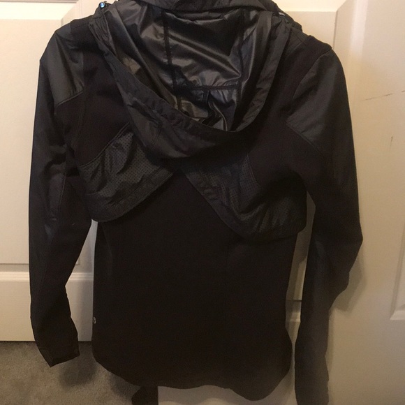 Lululemon zip up - Picture 3 of 4